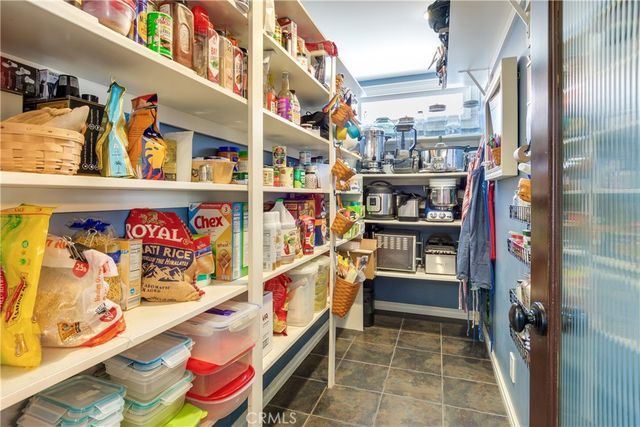 1049 El Mirador, Fullerton, CA 92835