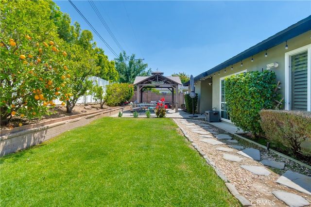 1049 El Mirador, Fullerton, CA 92835