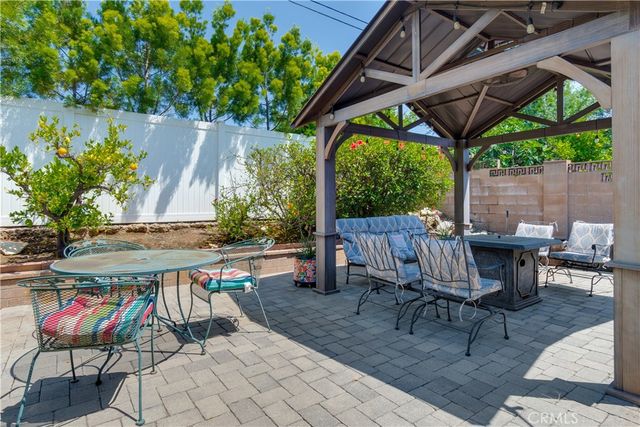 1049 El Mirador, Fullerton, CA 92835
