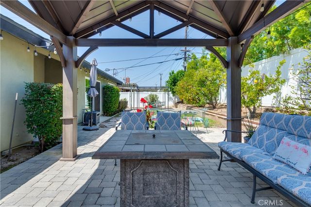 1049 El Mirador, Fullerton, CA 92835