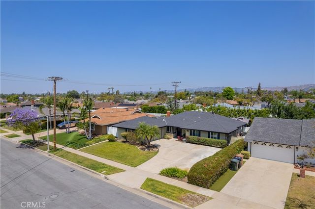 1049 El Mirador, Fullerton, CA 92835