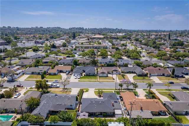 1049 El Mirador, Fullerton, CA 92835