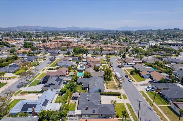 1049 El Mirador, Fullerton, CA 92835