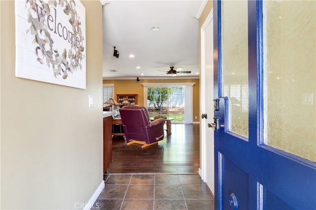1049 El Mirador, Fullerton, CA 92835