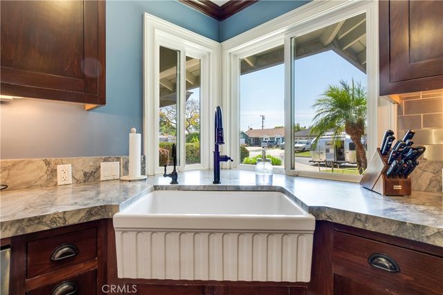 1049 El Mirador, Fullerton, CA 92835