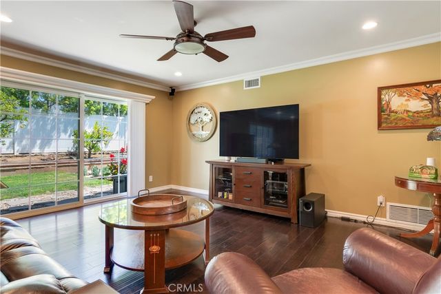 1049 El Mirador, Fullerton, CA 92835