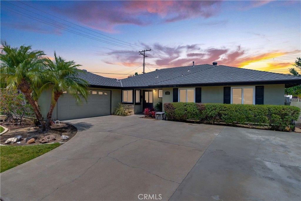 1049 El Mirador, Fullerton, CA 92835