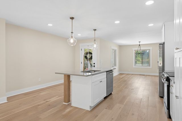 345 Cedarmont Dr, Nashville, TN 37211