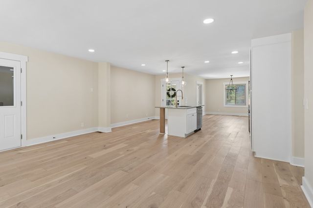 345 Cedarmont Dr, Nashville, TN 37211