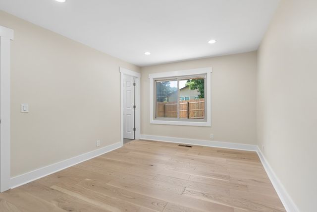 345 Cedarmont Dr, Nashville, TN 37211