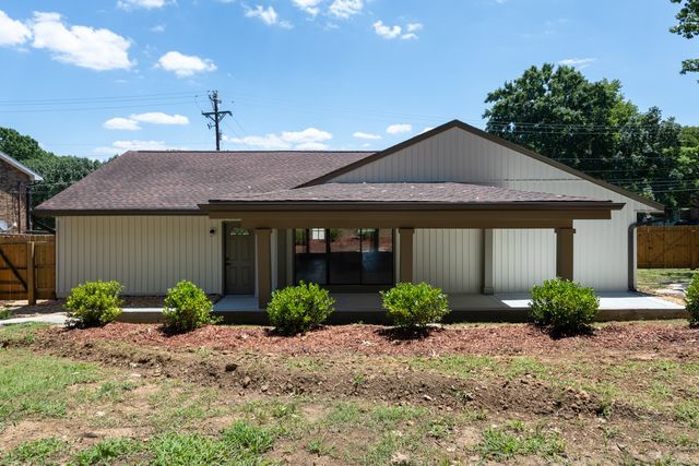 345 Cedarmont Dr, Nashville, TN 37211