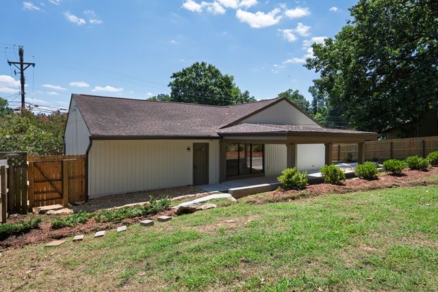 345 Cedarmont Dr, Nashville, TN 37211