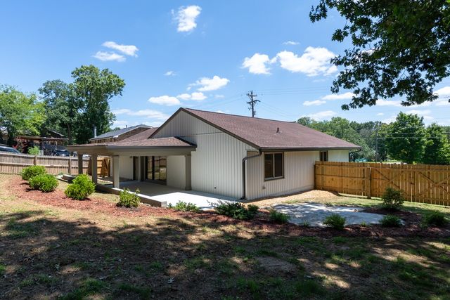 345 Cedarmont Dr, Nashville, TN 37211