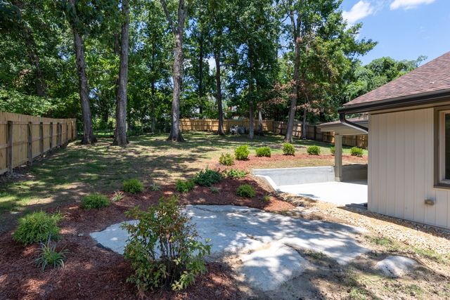 345 Cedarmont Dr, Nashville, TN 37211
