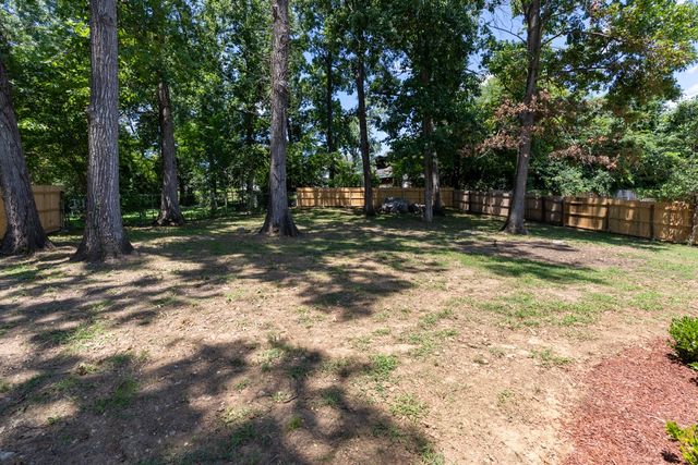 345 Cedarmont Dr, Nashville, TN 37211