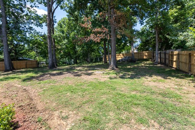 345 Cedarmont Dr, Nashville, TN 37211
