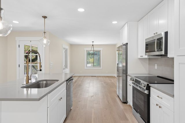 345 Cedarmont Dr, Nashville, TN 37211