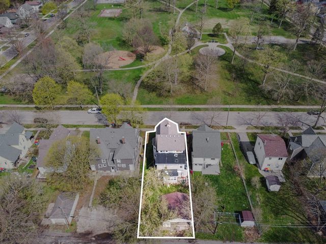 1130 Jackson Street, Grand Rapids, MI 49504