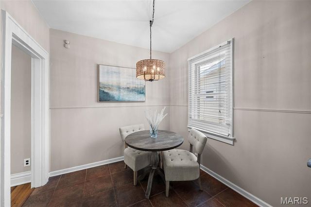 8913 Lawn Avenue, Brentwood, MO 63144