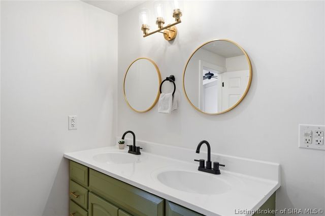 1019 Allison Lane, Jeffersonville, IN 47130