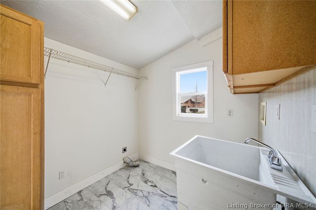 1019 Allison Lane, Jeffersonville, IN 47130