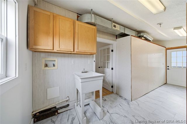 1019 Allison Lane, Jeffersonville, IN 47130