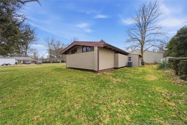 1019 Allison Lane, Jeffersonville, IN 47130