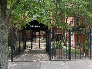 5940 S King Drive 2E, Chicago, IL 60637