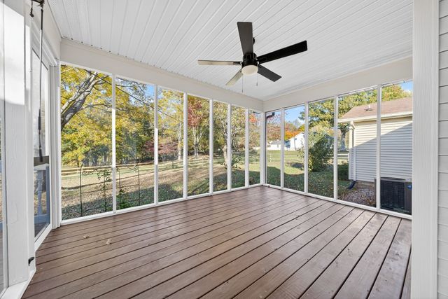 226 W Biggs Rd, Cottontown, TN 37048