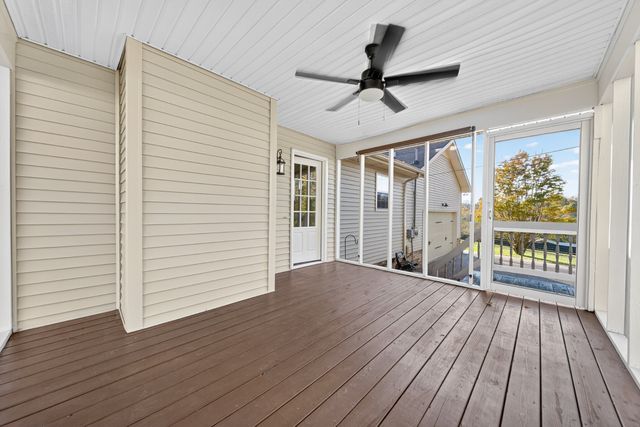 226 W Biggs Rd, Cottontown, TN 37048