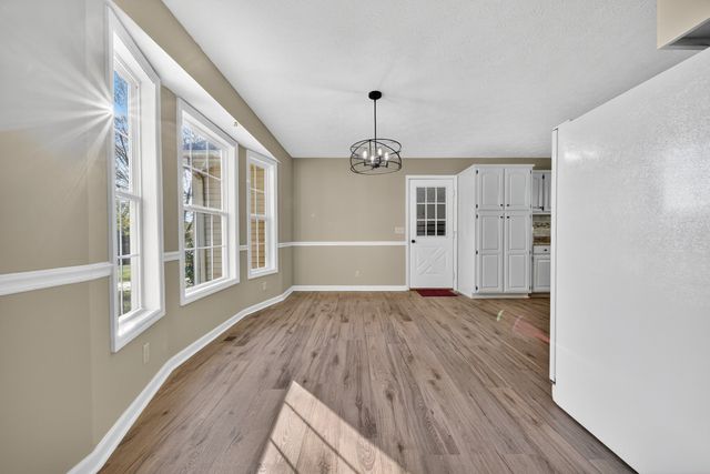226 W Biggs Rd, Cottontown, TN 37048