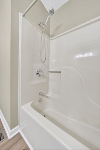 226 W Biggs Rd, Cottontown, TN 37048