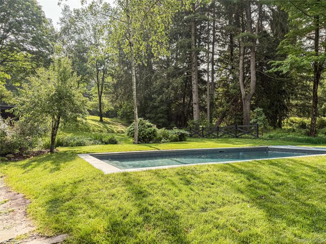 46 Collins Street, Hillsdale, NY 12529