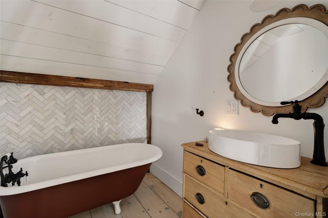 46 Collins Street, Hillsdale, NY 12529