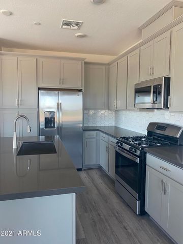 773 E LARK Street 201, Gilbert, AZ 85297
