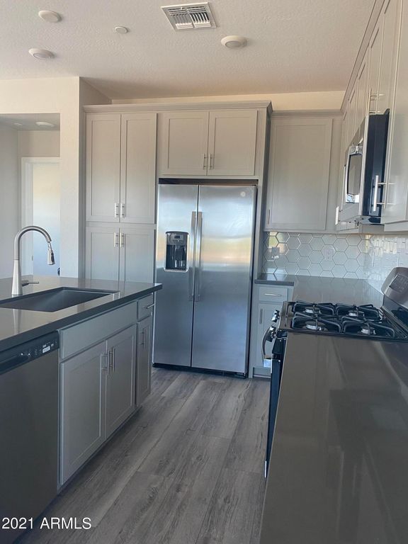 773 E LARK Street 201, Gilbert, AZ 85297