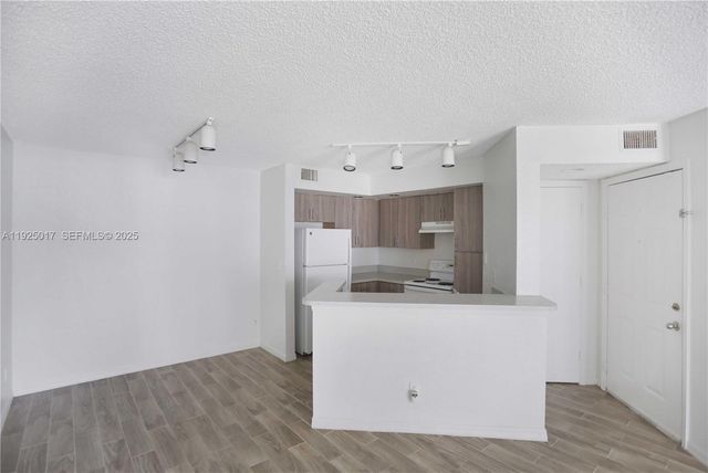 417 Vista Isles Dr 2315, Sunrise, FL 33325