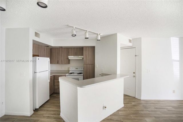 417 Vista Isles Dr 2315, Sunrise, FL 33325