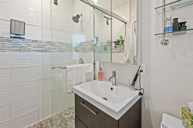 410 12TH AVENUE NE 8, St Petersburg, FL 33701