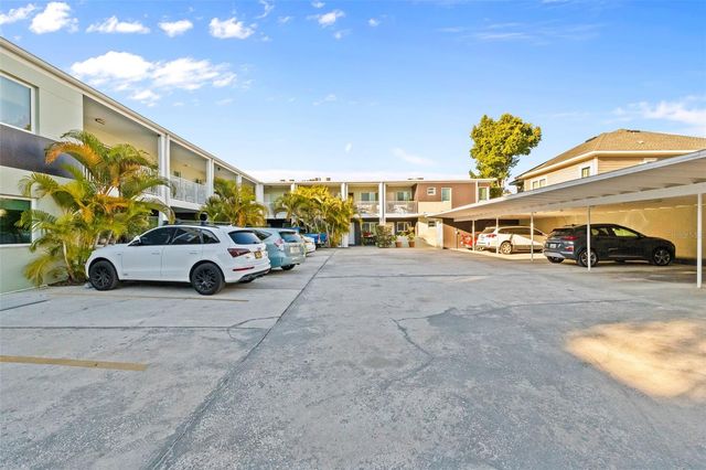 410 12TH AVENUE NE 8, St Petersburg, FL 33701