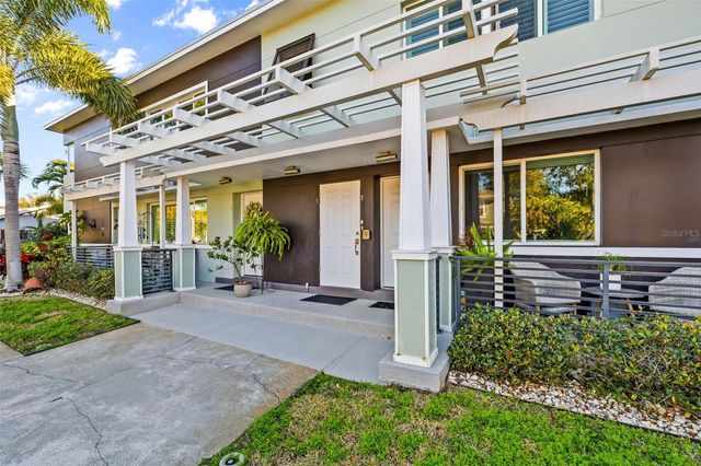 410 12TH AVENUE NE 8, St Petersburg, FL 33701