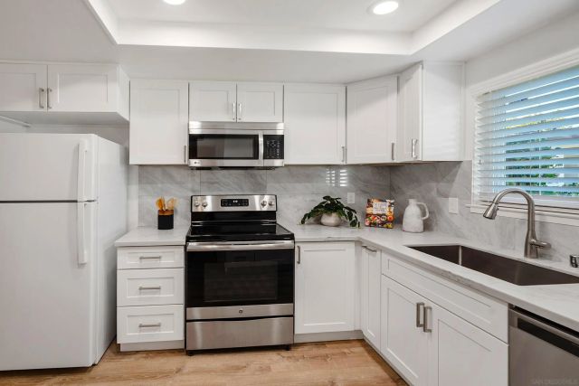 16566 Caminito Vecinos 25, San Diego, CA 92128