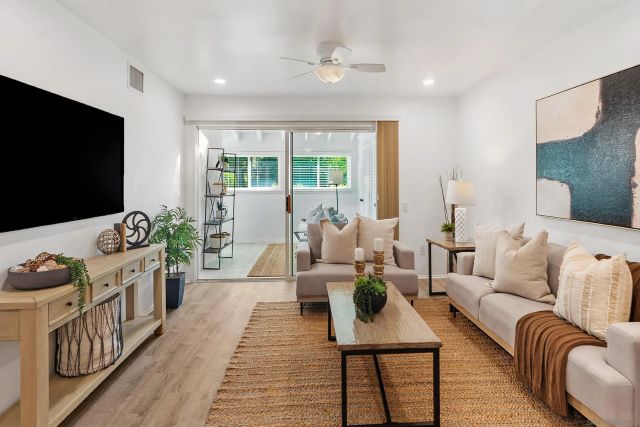 16566 Caminito Vecinos 25, San Diego, CA 92128