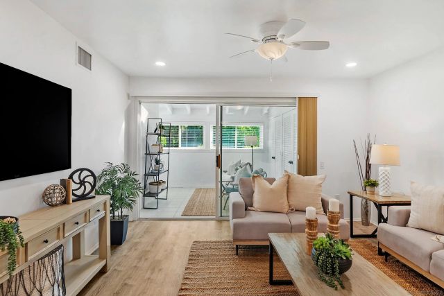 16566 Caminito Vecinos 25, San Diego, CA 92128