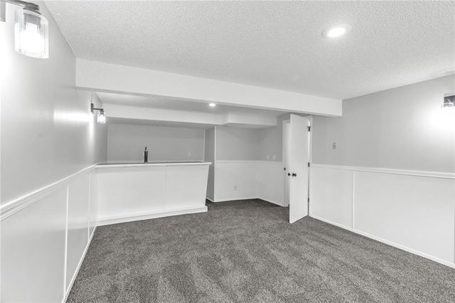 532 NE 98th Place, Kansas City, MO 64155