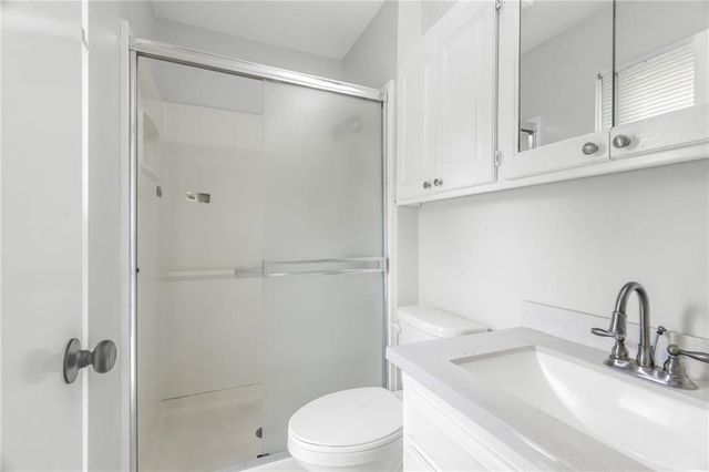 532 NE 98th Place, Kansas City, MO 64155