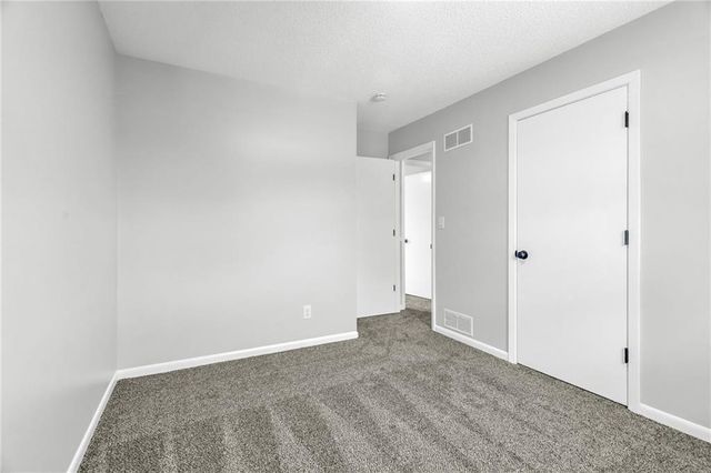 532 NE 98th Place, Kansas City, MO 64155