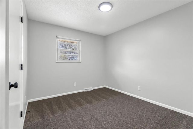 532 NE 98th Place, Kansas City, MO 64155