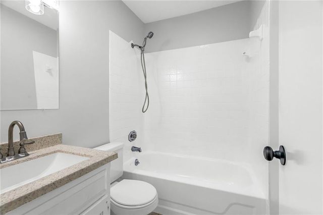 532 NE 98th Place, Kansas City, MO 64155