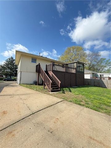 532 NE 98th Place, Kansas City, MO 64155